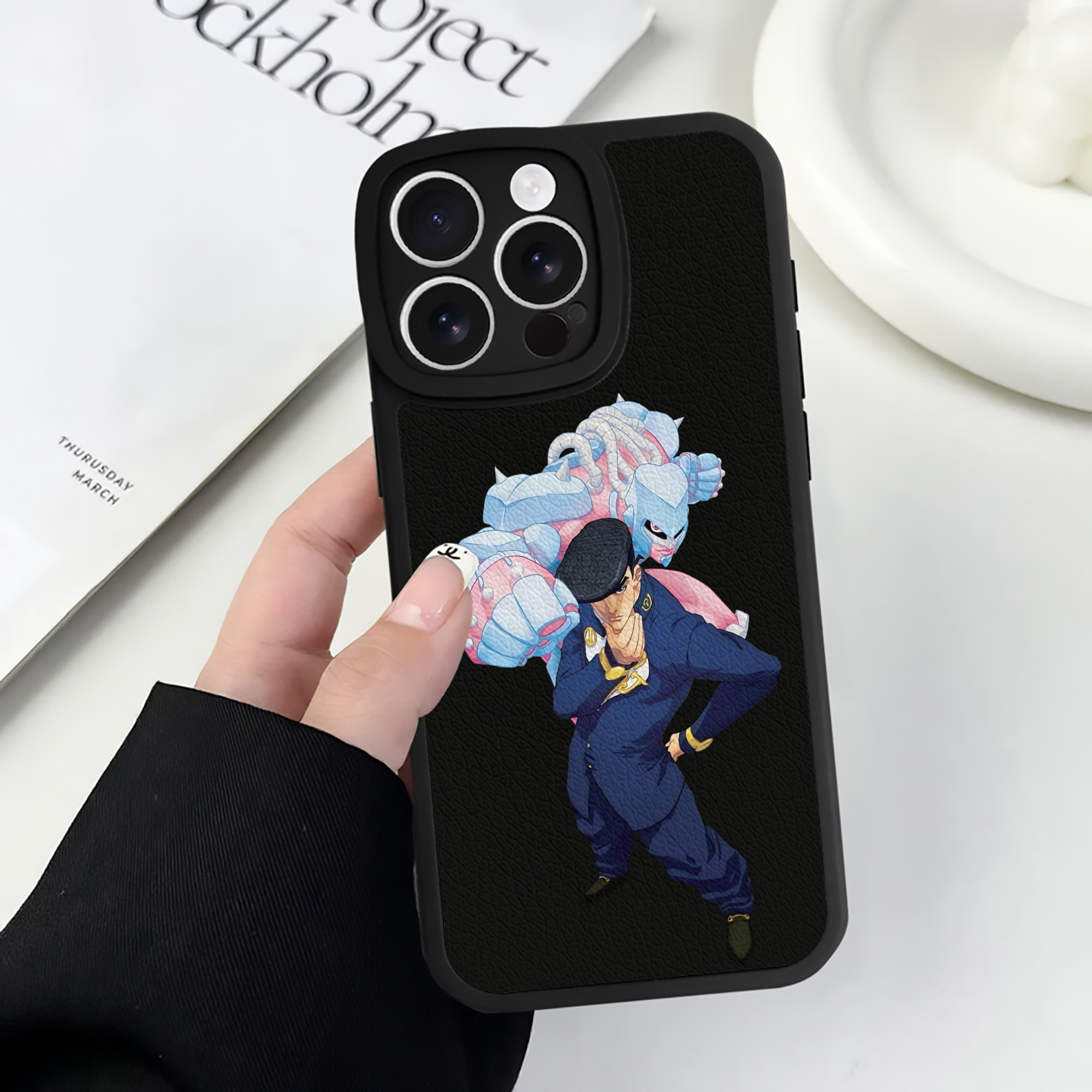 （画像用） ジョジョの奇妙な冒険 ひがしかた じょうすけ JoJo's Bizarre Adventure Higashikata Josuke 【iPhone 16シリーズ対応】シリコンスマホケース（レザー調） 材質：シリコン
